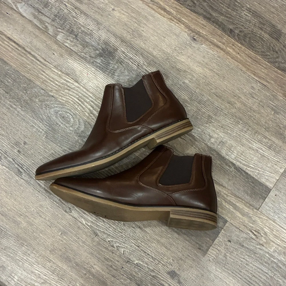 Men’s Leather Chelsea Boots Memory Foam Size 10.5 - Picture 1 of 5